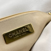 CHANEL 19